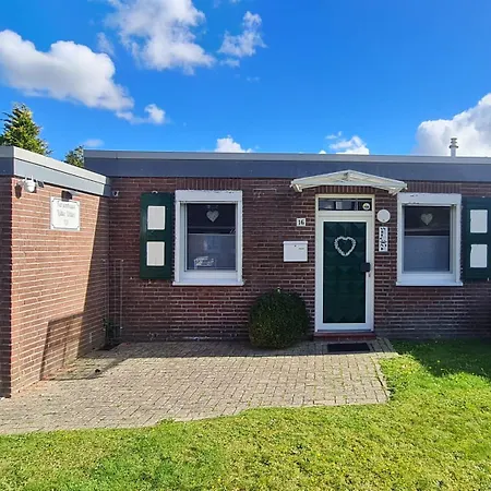 Lüttje Uttiet Mit Eingezäunten Garten Ferienhaus