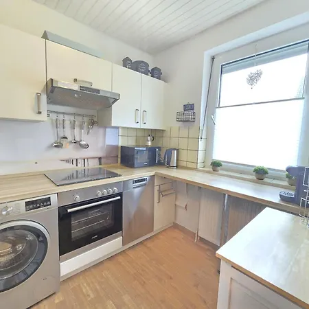 Lüttje Uttiet Mit Eingezäunten Garten Ferienhaus *