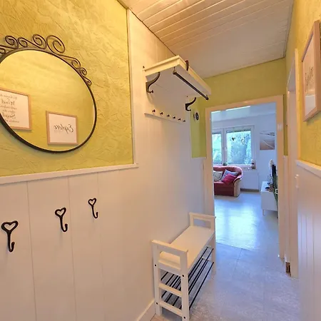 Lüttje Uttiet Mit Eingezäunten Garten *