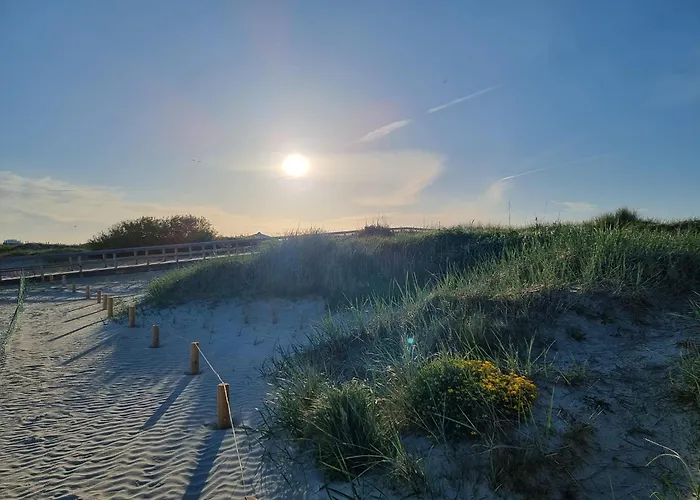 Luettje Uttiet Mit Eingezaeunten Garten Berumbur