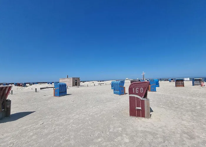 Luettje Uttiet Mit Eingezaeunten Garten * Berumbur