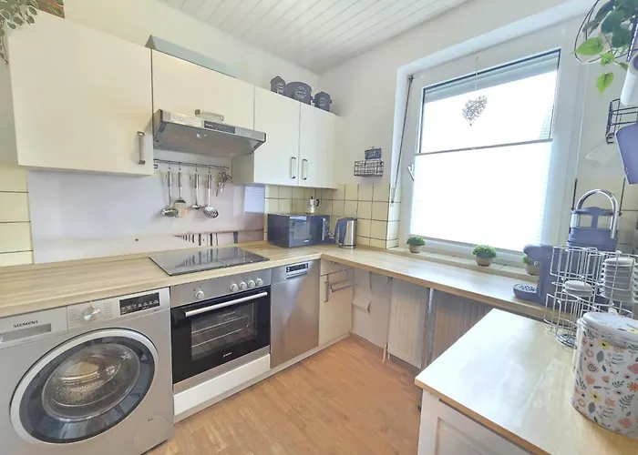 Luettje Uttiet Mit Eingezaeunten Garten Feriehus *