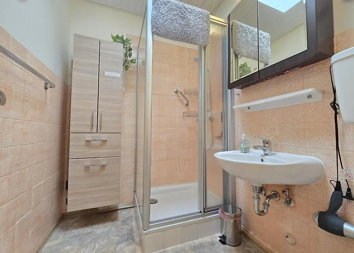 Feriehus Luettje Uttiet Mit Eingezaeunten Garten Berumbur